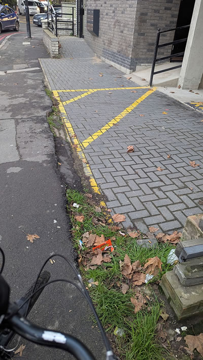 Dodgy pavement 