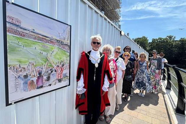 Mayor of Hounslow unveils new riverside art installation (pictured is one of ten pieces that span across the canal path &ndash; &ldquo;Evening Exultation&rdquo; by Anthony Lancaster)