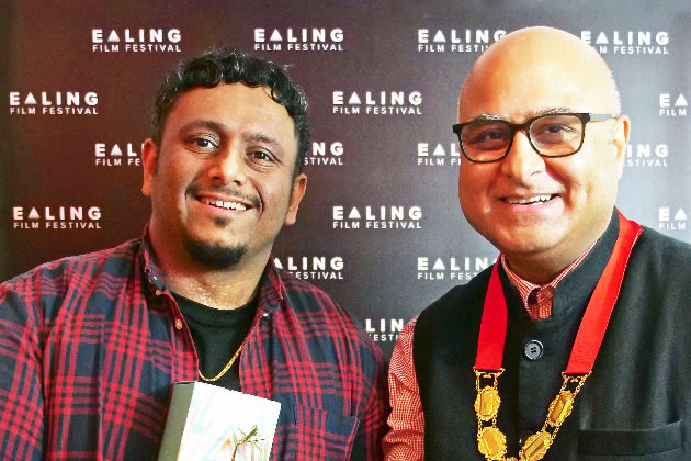 Ganesh Sharma with the Mayor of Ealing, Councillor Hitesh Tailor