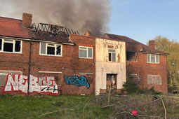 Derelict Building in Perivale Catches Fire