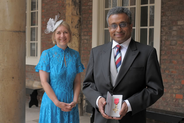 Ganesh Suntharalingam with his wife Kim 